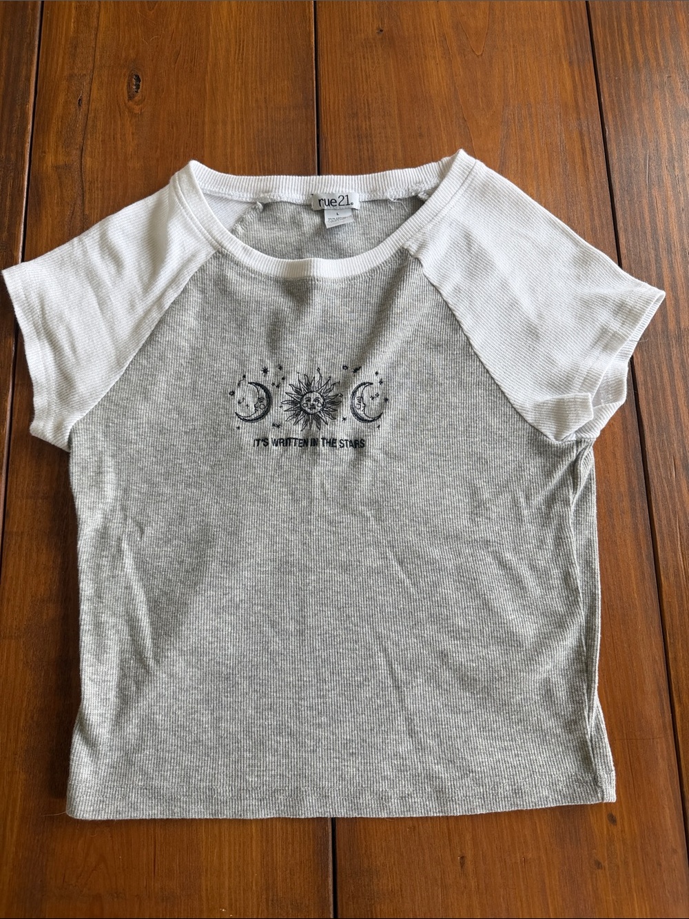 Rue21 women’s fitted Gray Body White Raglan Tee with Celestial Graphic
